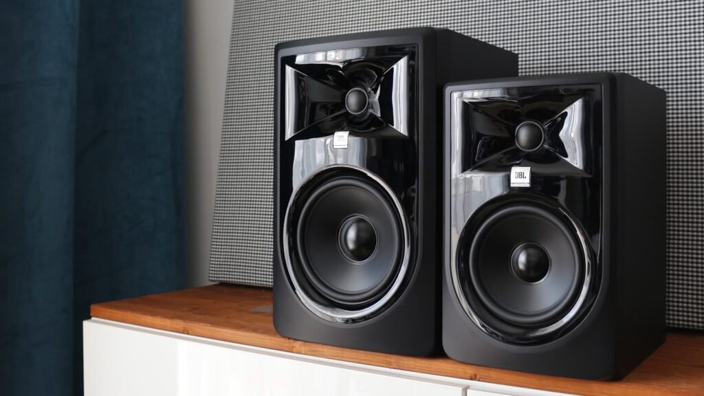 JBL 305P MKII studio monitor