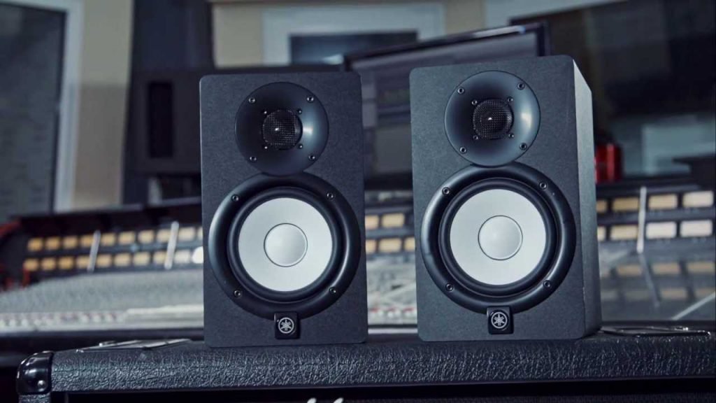 Yamaha HS5 studio monitor