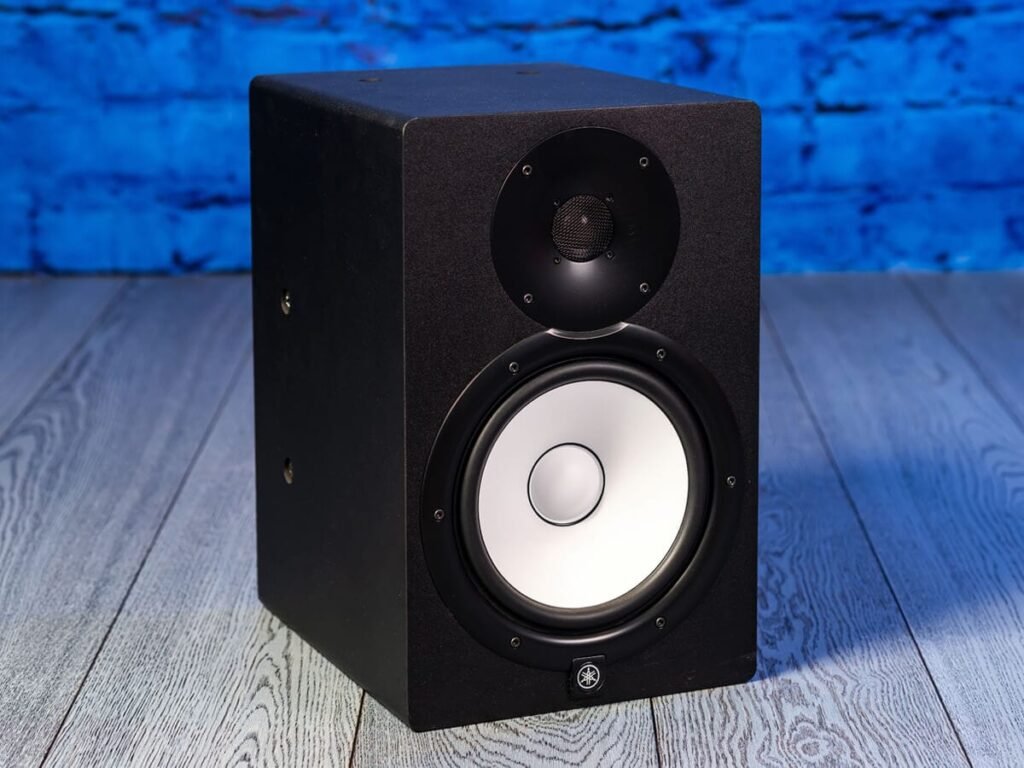 Yamaha HS8 8 inch studio monitor